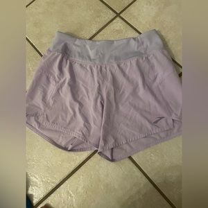 Brooks Women’s Chaser Shorts - Medium